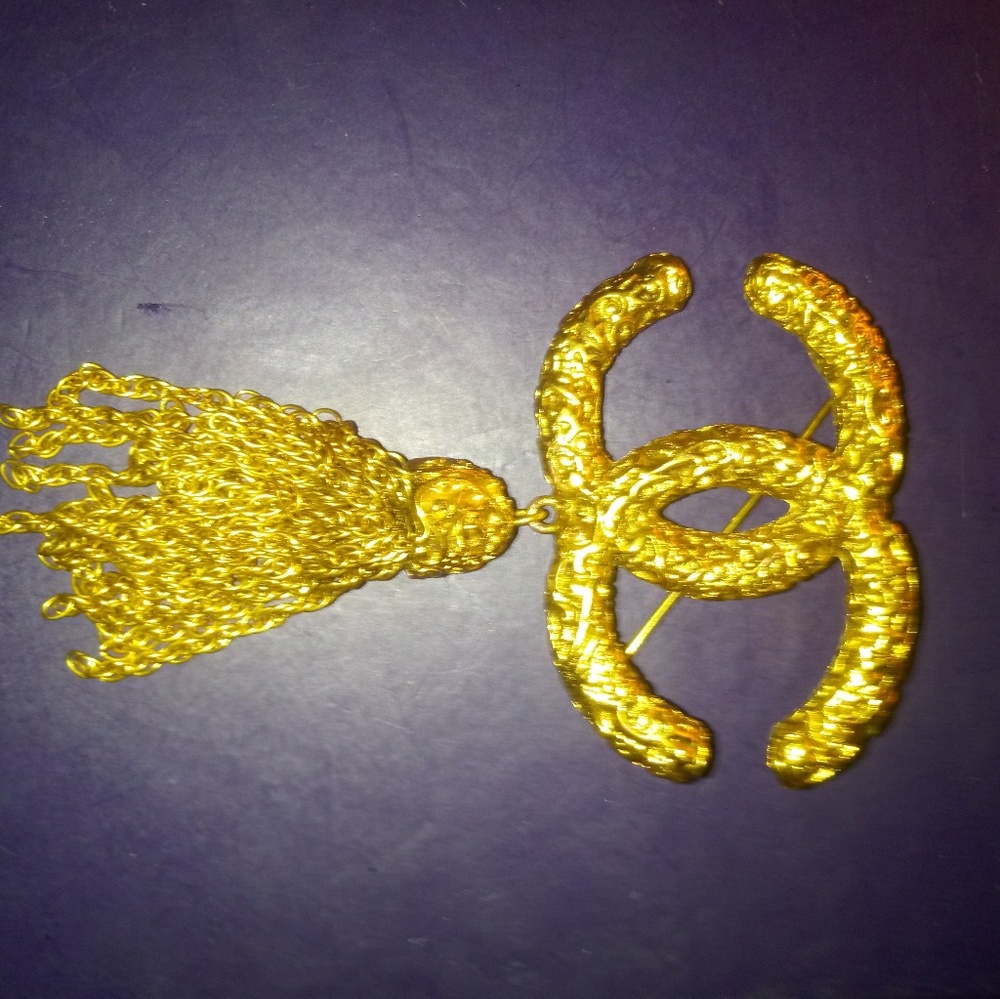 Chanel CC brooch